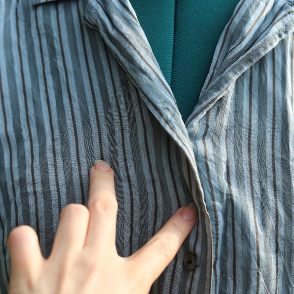 Vintage | gigi 100% silk button down shirt - Picture 4 of 7